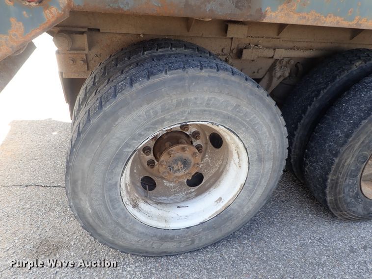 image for item DG3042 2010 Kenworth T400 dump truck