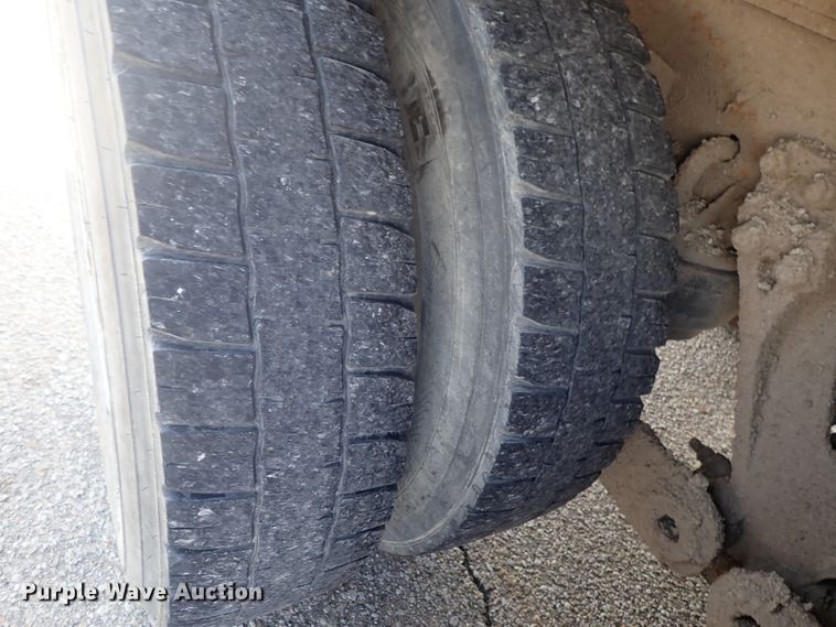 image for item DG3042 2010 Kenworth T400 dump truck