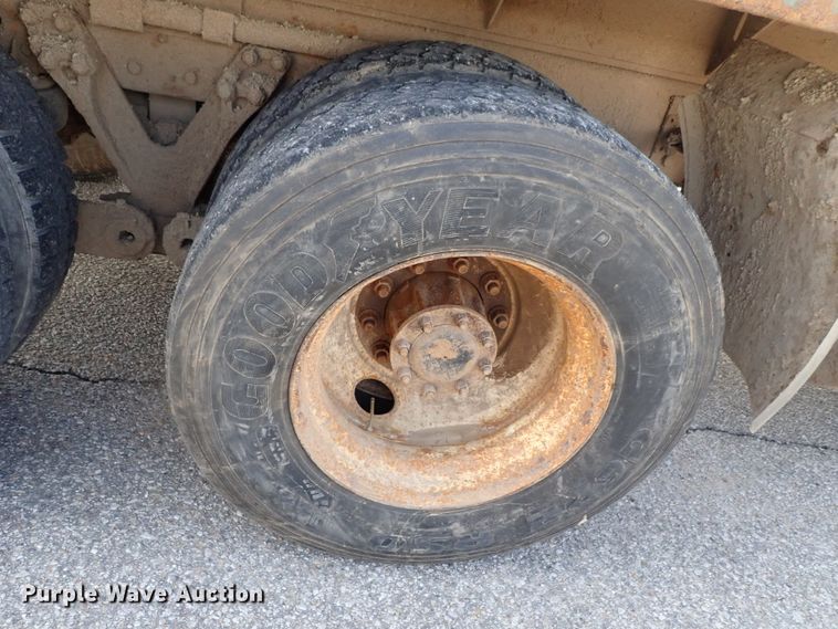 image for item DG3042 2010 Kenworth T400 dump truck