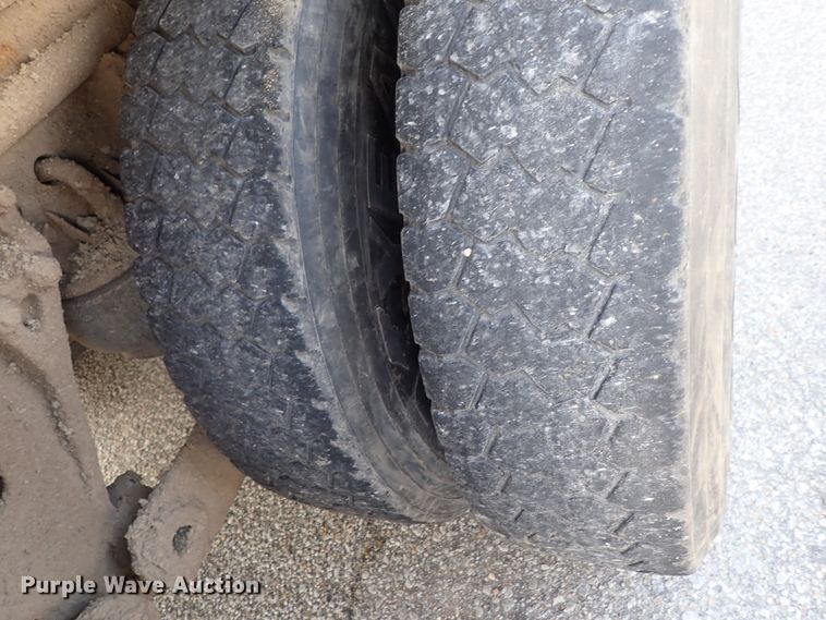 image for item DG3042 2010 Kenworth T400 dump truck