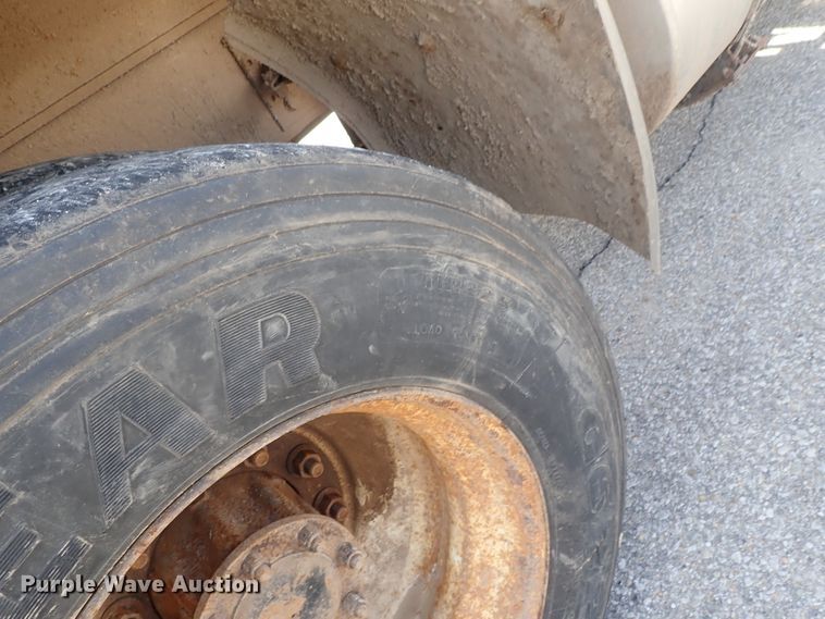 image for item DG3042 2010 Kenworth T400 dump truck