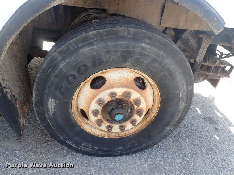 image for item DG3042 2010 Kenworth T400 dump truck