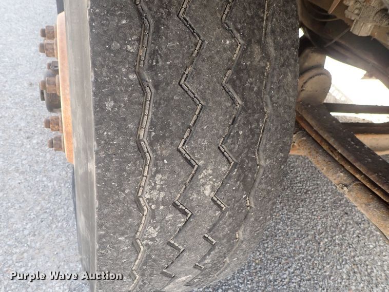 image for item DG3042 2010 Kenworth T400 dump truck