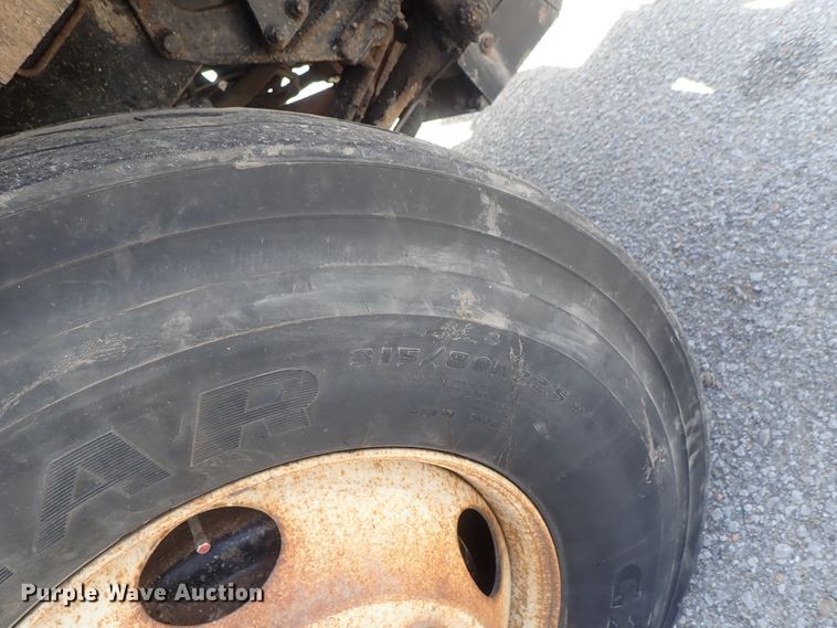 image for item DG3042 2010 Kenworth T400 dump truck