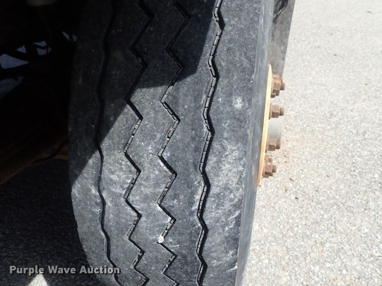 image for item DG3042 2010 Kenworth T400 dump truck