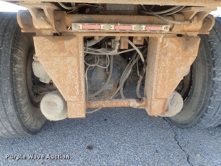 image for item DG3042 2010 Kenworth T400 dump truck