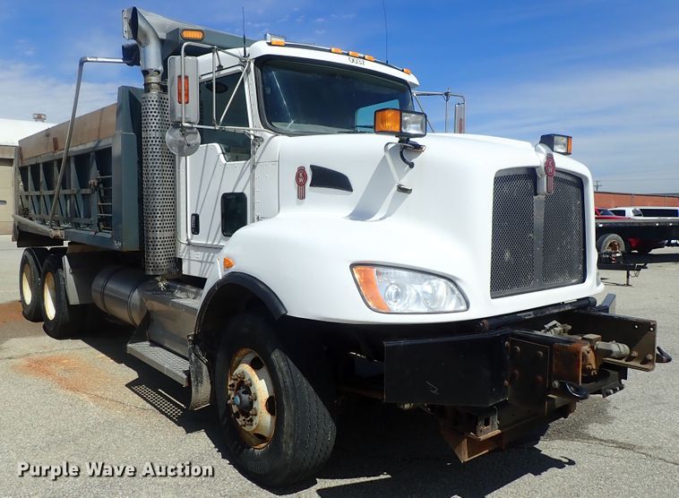 image for item DG3043 2010 Kenworth T400 dump truck