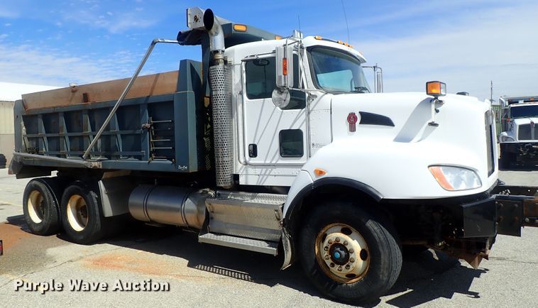 image for item DG3043 2010 Kenworth T400 dump truck