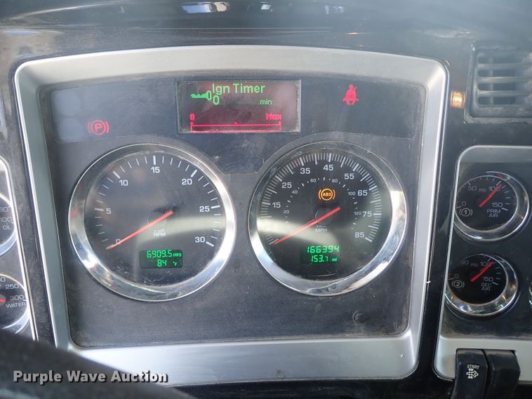 image for item DG3043 2010 Kenworth T400 dump truck