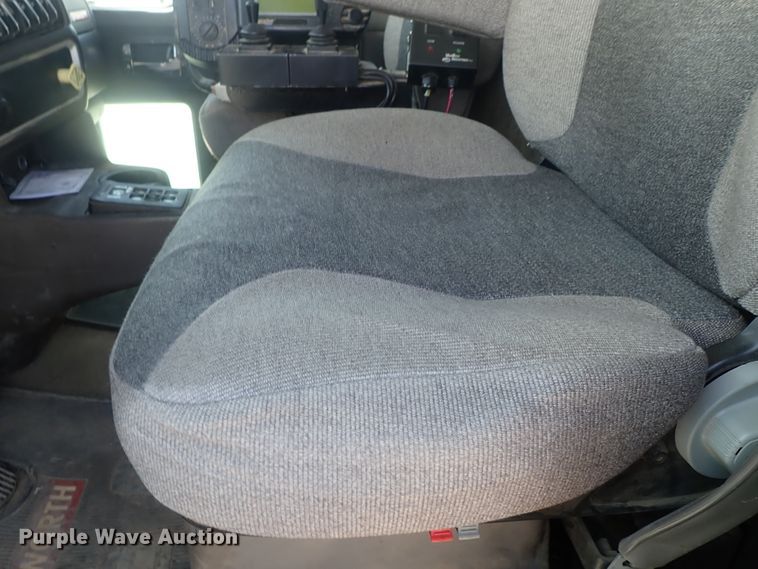 image for item DG3043 2010 Kenworth T400 dump truck