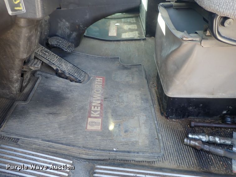 image for item DG3043 2010 Kenworth T400 dump truck