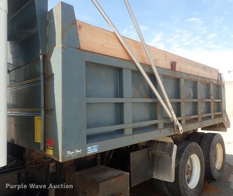 image for item DG3043 2010 Kenworth T400 dump truck