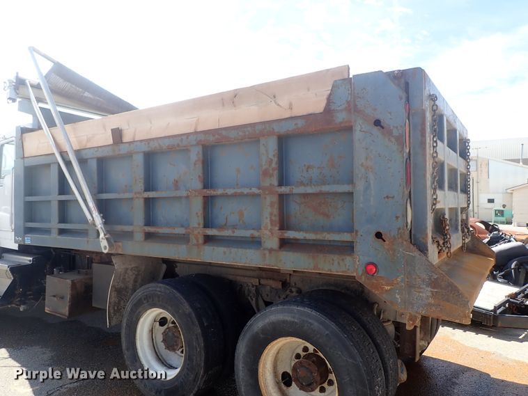 image for item DG3043 2010 Kenworth T400 dump truck