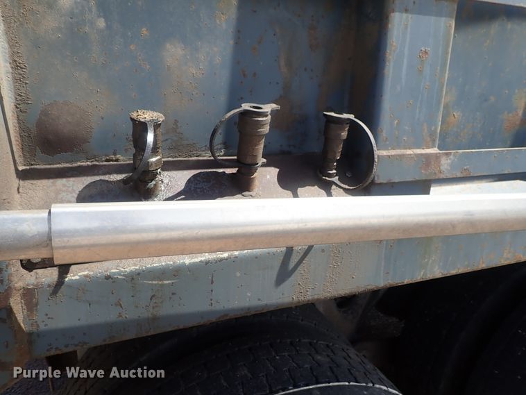 image for item DG3043 2010 Kenworth T400 dump truck