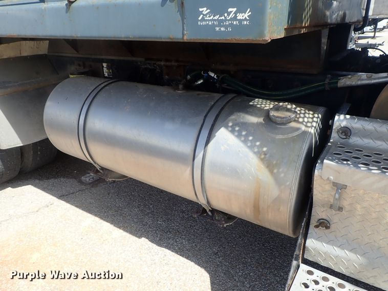 image for item DG3043 2010 Kenworth T400 dump truck