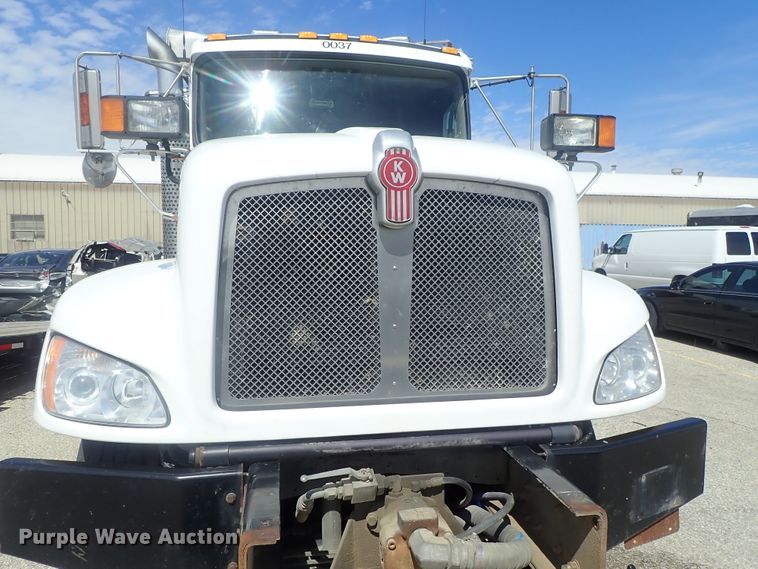 image for item DG3043 2010 Kenworth T400 dump truck