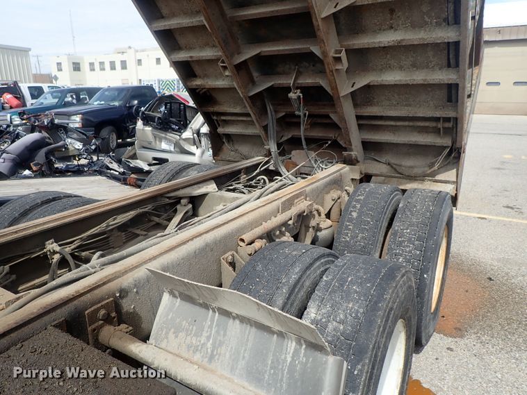 image for item DG3043 2010 Kenworth T400 dump truck