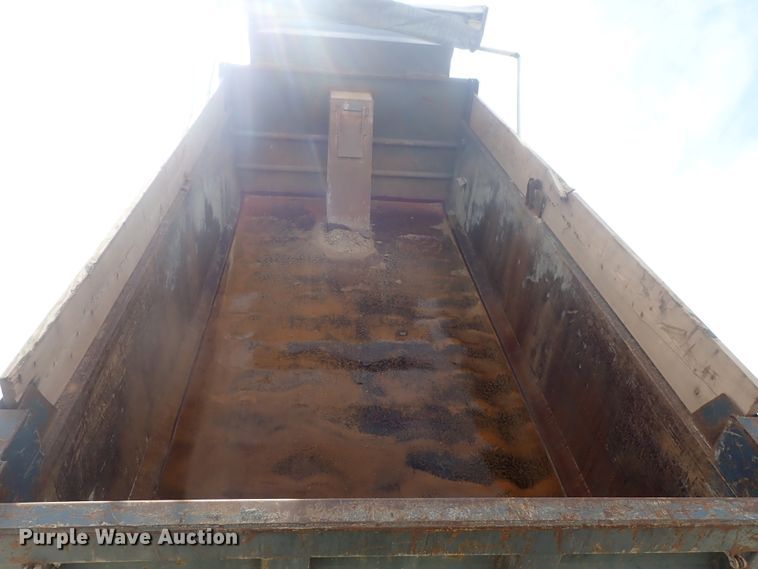 image for item DG3043 2010 Kenworth T400 dump truck