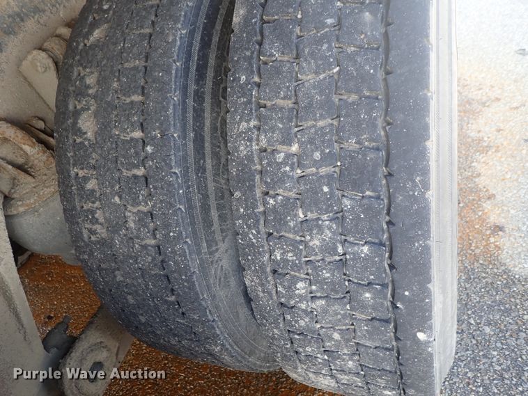 image for item DG3043 2010 Kenworth T400 dump truck