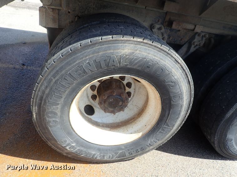 image for item DG3043 2010 Kenworth T400 dump truck