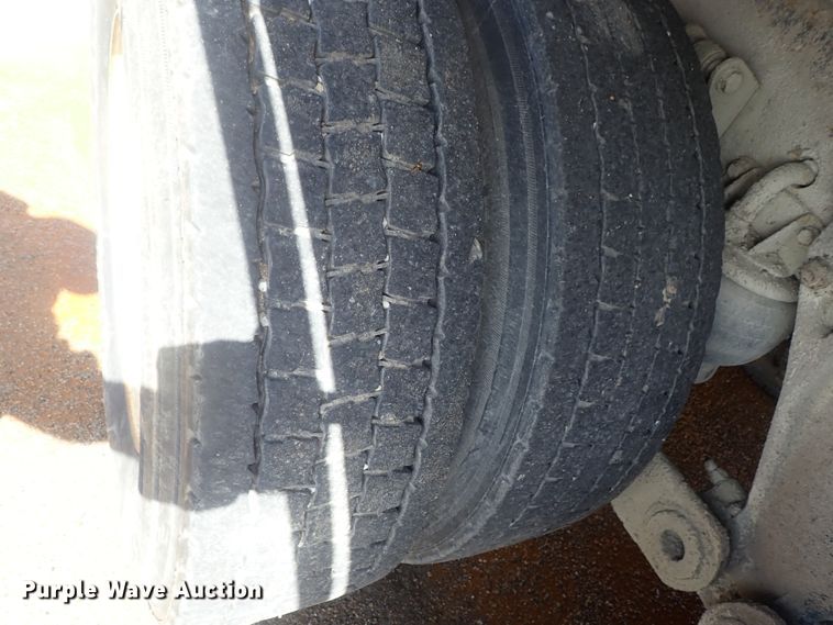 image for item DG3043 2010 Kenworth T400 dump truck