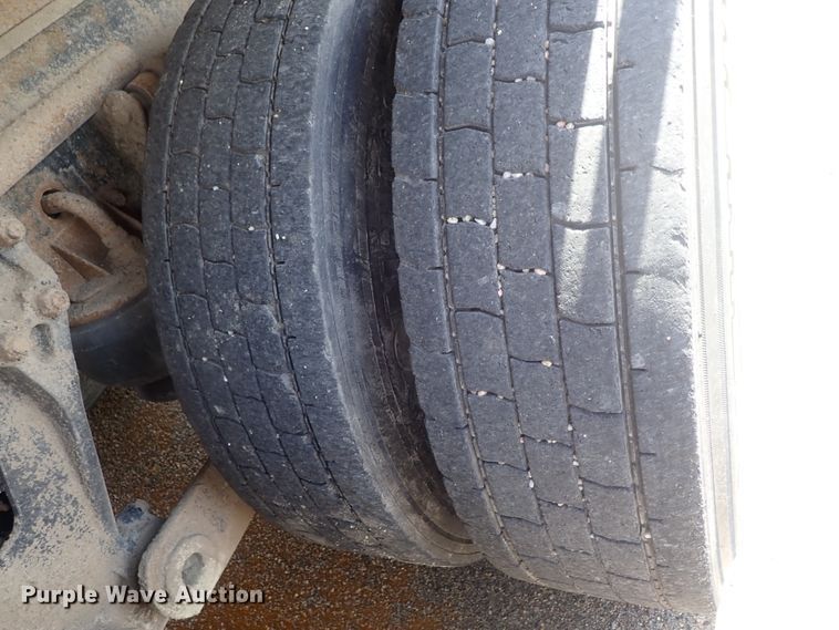 image for item DG3043 2010 Kenworth T400 dump truck