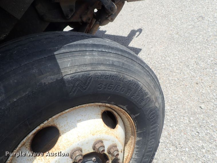 image for item DG3043 2010 Kenworth T400 dump truck