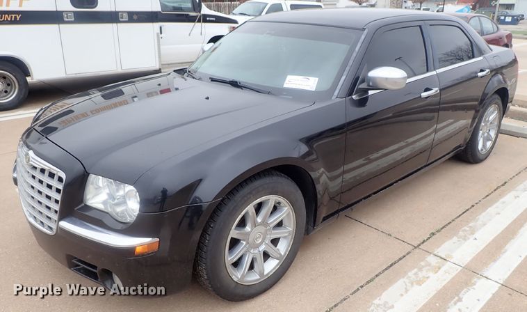 image for item DG3045 2005 Chrysler 300