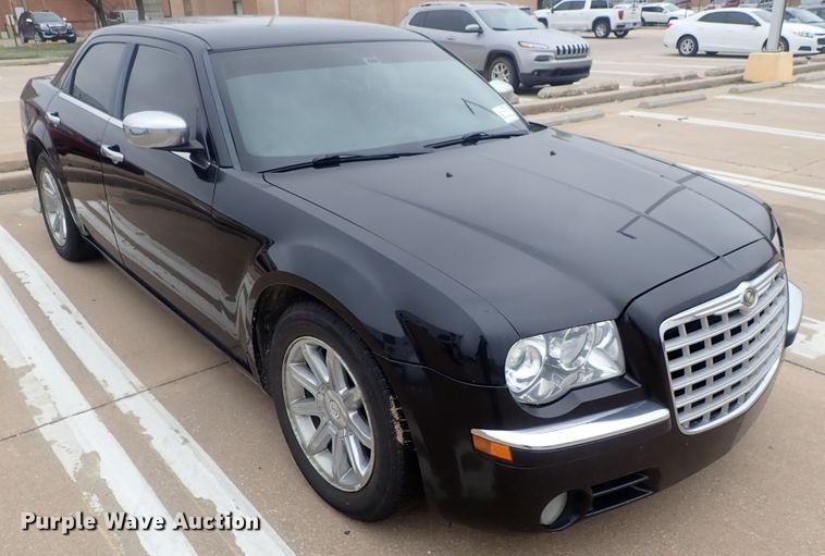 image for item DG3045 2005 Chrysler 300