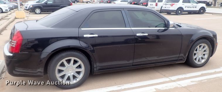 image for item DG3045 2005 Chrysler 300