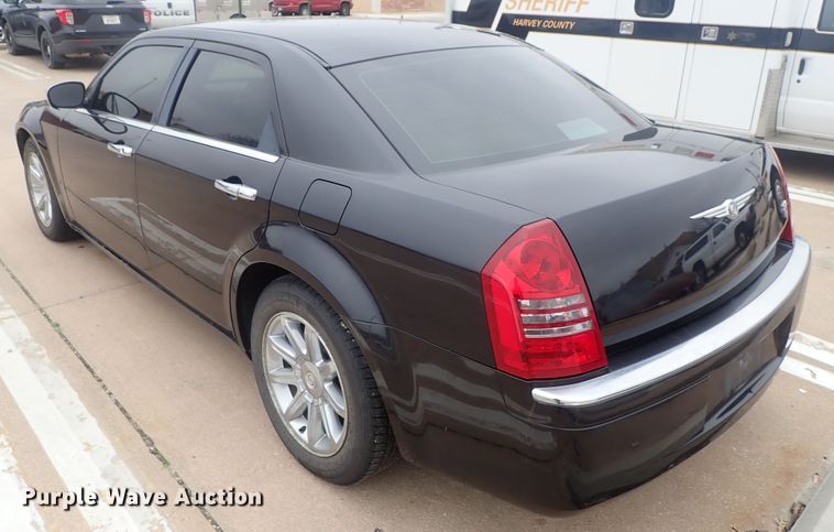 image for item DG3045 2005 Chrysler 300
