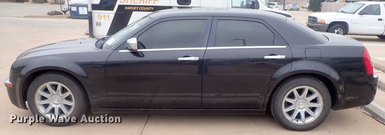 image for item DG3045 2005 Chrysler 300