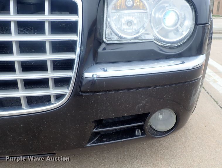 image for item DG3045 2005 Chrysler 300