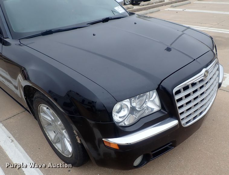 image for item DG3045 2005 Chrysler 300