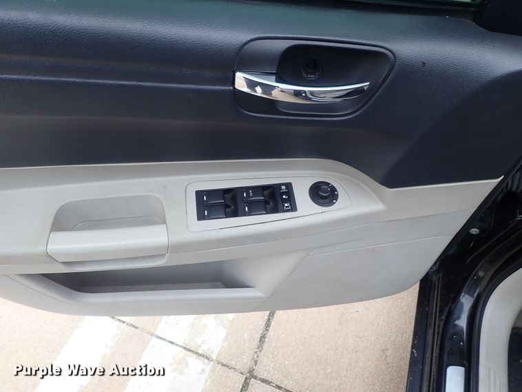 image for item DG3045 2005 Chrysler 300