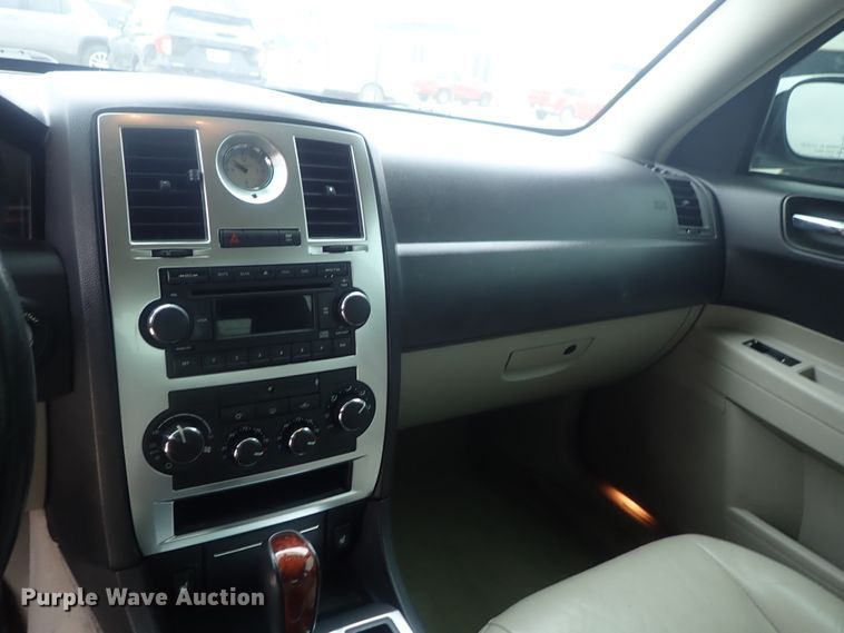 image for item DG3045 2005 Chrysler 300