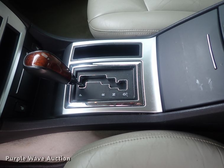 image for item DG3045 2005 Chrysler 300