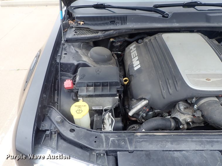 image for item DG3045 2005 Chrysler 300