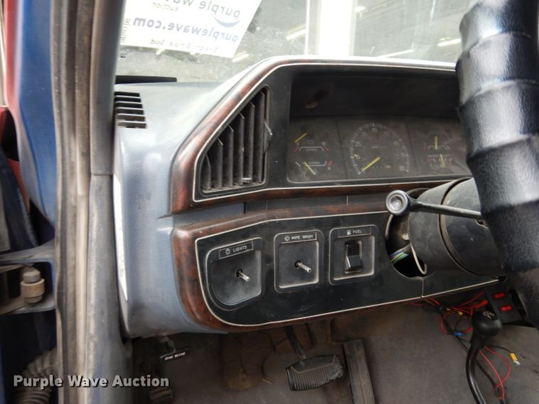 image for item DG6375 1991 Ford F350 XL brush fire truck