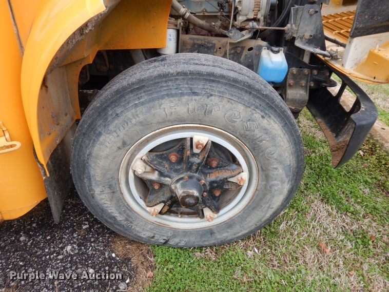 image for item DG6377 1996 International 3800 school bus