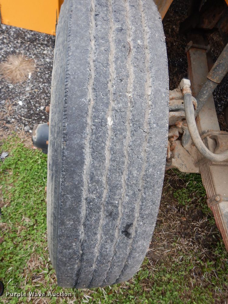 image for item DG6377 1996 International 3800 school bus