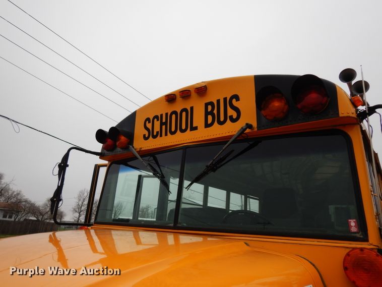 image for item DG6377 1996 International 3800 school bus