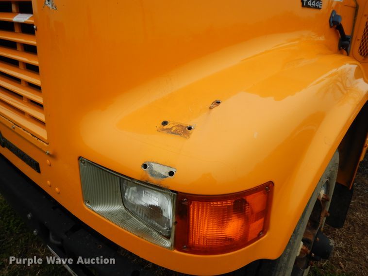 image for item DG6377 1996 International 3800 school bus