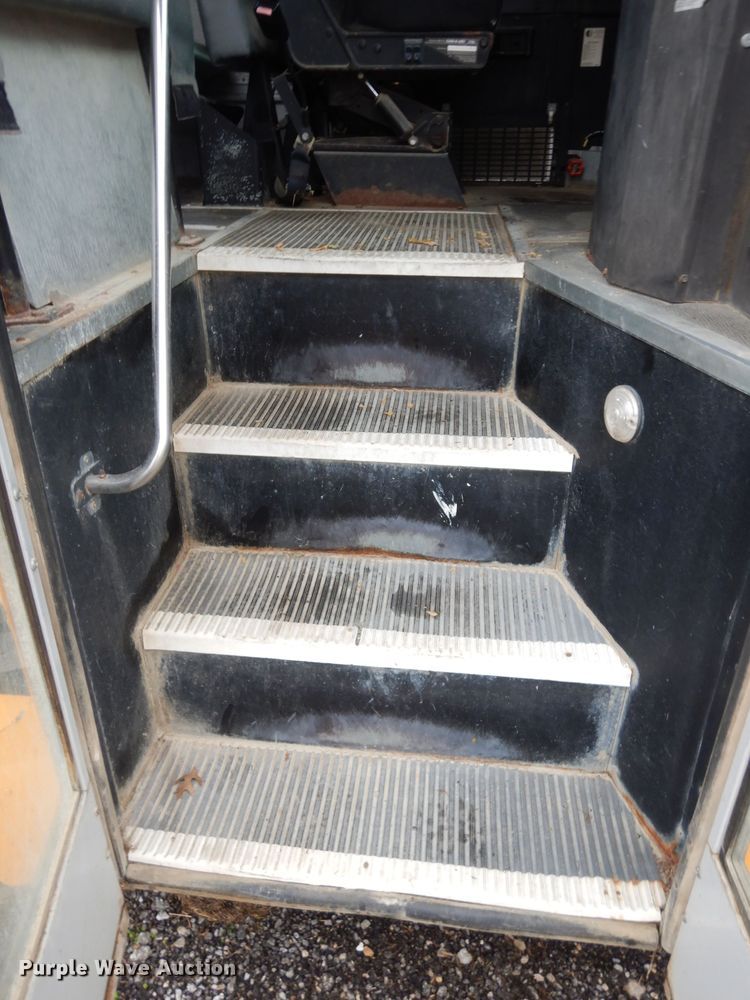 image for item DG6377 1996 International 3800 school bus