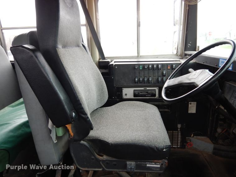 image for item DG6377 1996 International 3800 school bus