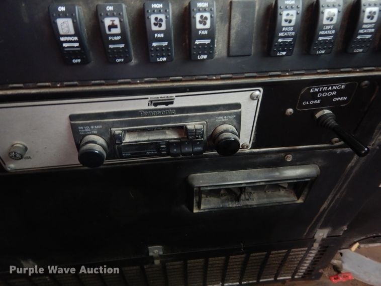 image for item DG6377 1996 International 3800 school bus