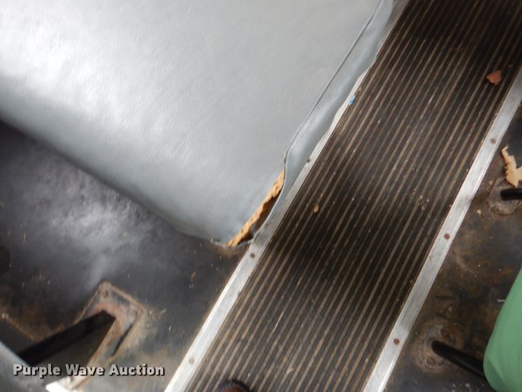 image for item DG6377 1996 International 3800 school bus