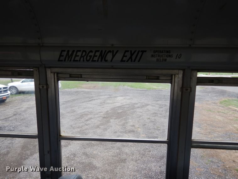 image for item DG6377 1996 International 3800 school bus