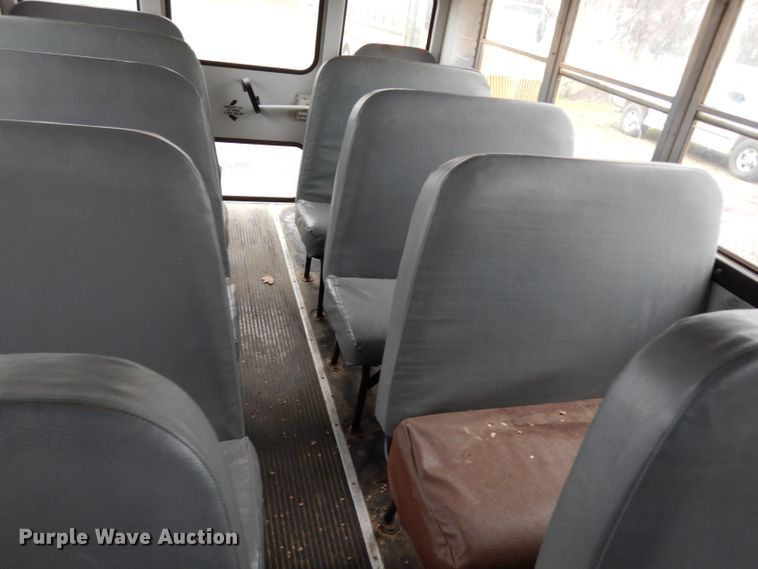 image for item DG6377 1996 International 3800 school bus