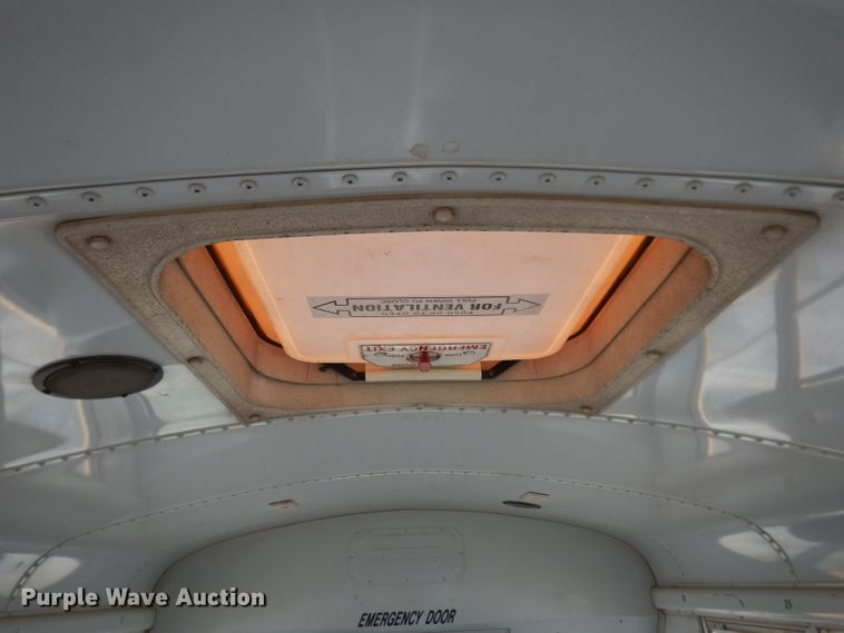 image for item DG6377 1996 International 3800 school bus